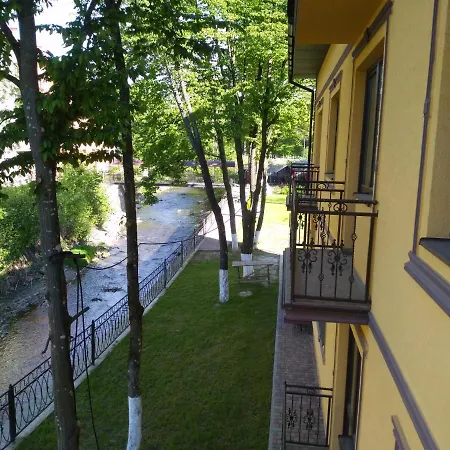 In Апартаменты Поляна